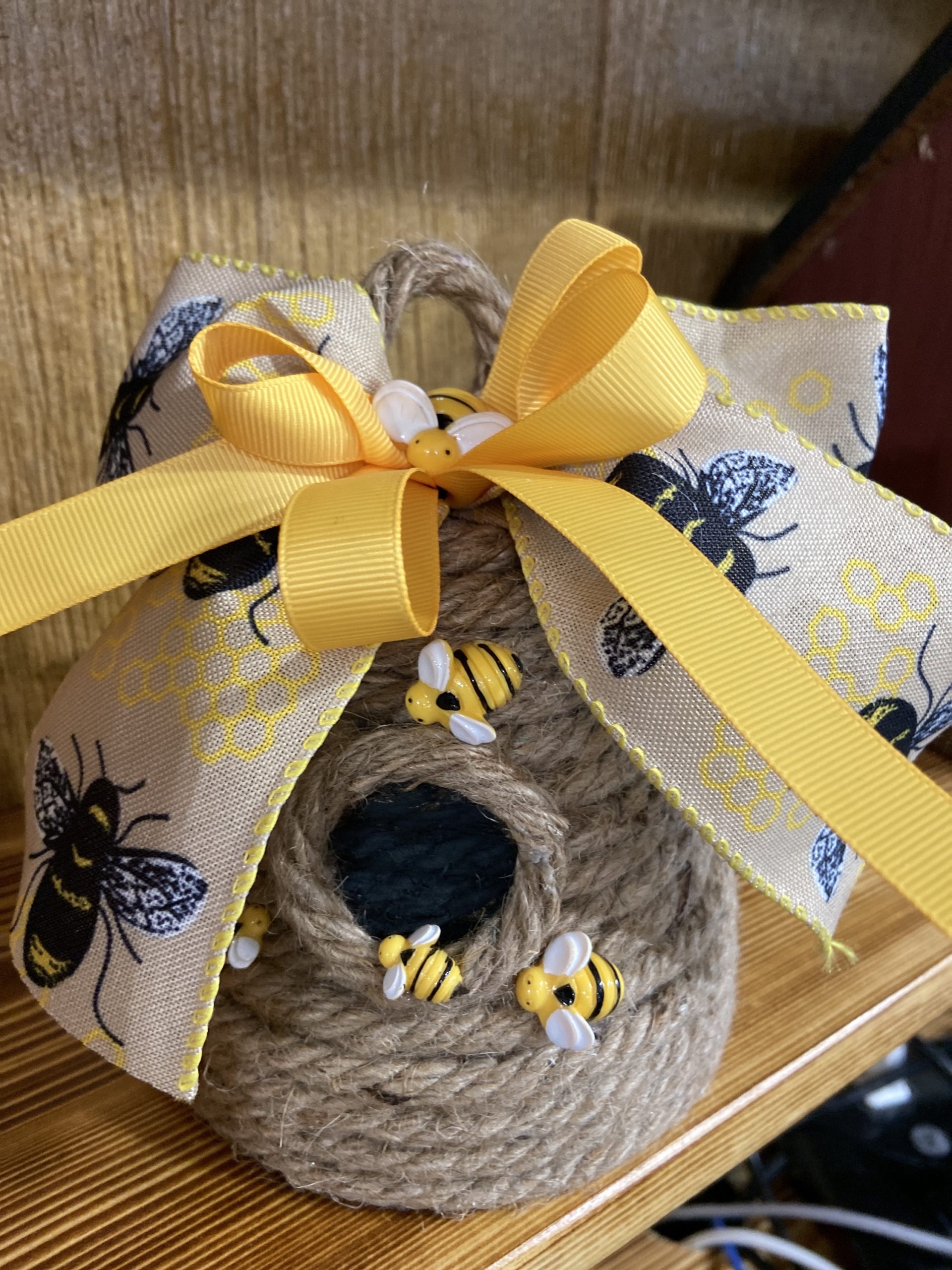 Home Décor – The Honey and Bee Connection
