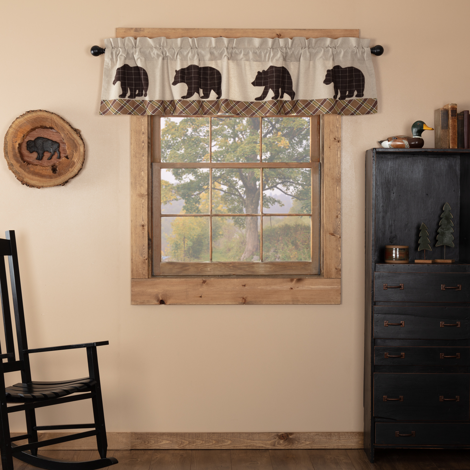 Valance 16×72 Oak & Asher ” Wyatt Bear” – The Honey and Bee Connection